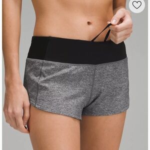 ✳️ Lululemon speed up short grey/black size 8 EUC